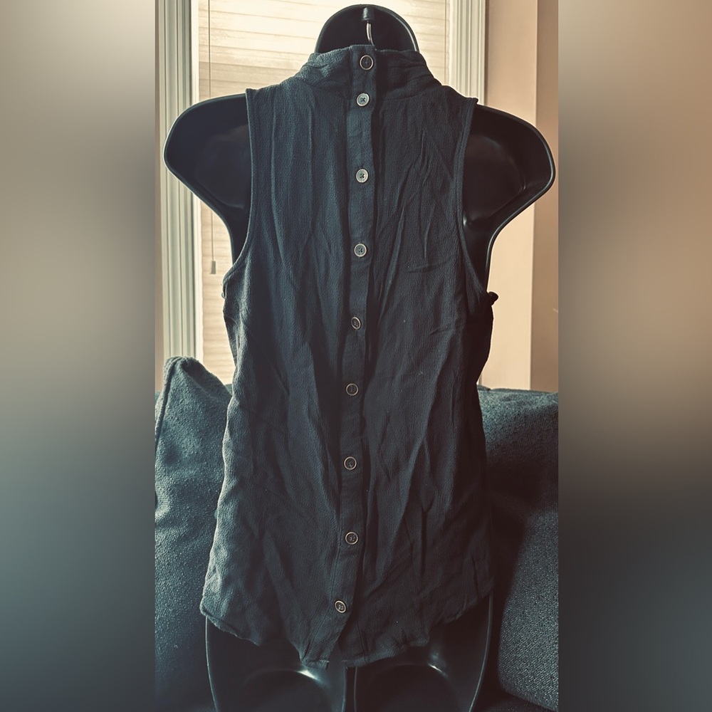 Maeve by Anthropologie blouse • black • button back • size 4